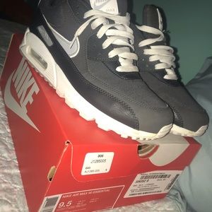 Men’s NIKE Air Max 90 Essential